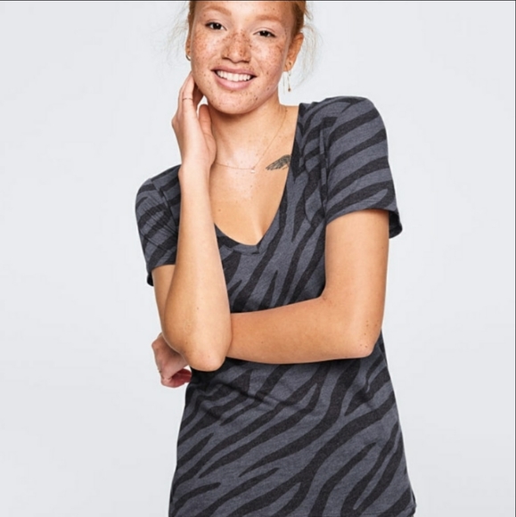 Size XS PINK VICTORIA'S SECRET BLING TEE - Picture 4 of 7